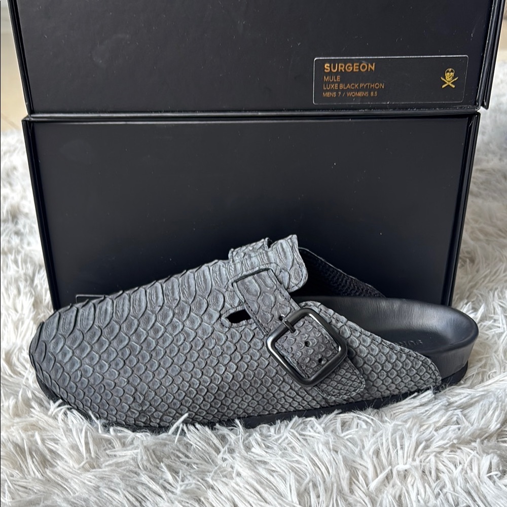 Urge Black Loafers Slip-Ons